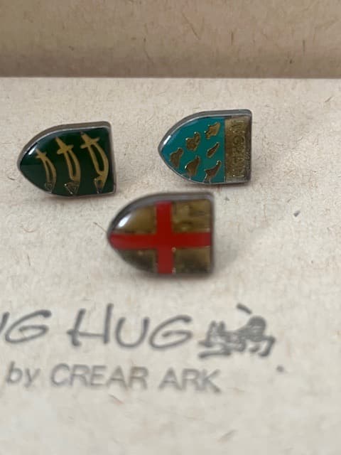 ヴィンテージ/MARITHÉ FRANÇOIS GIRBAUD ピンバッジ