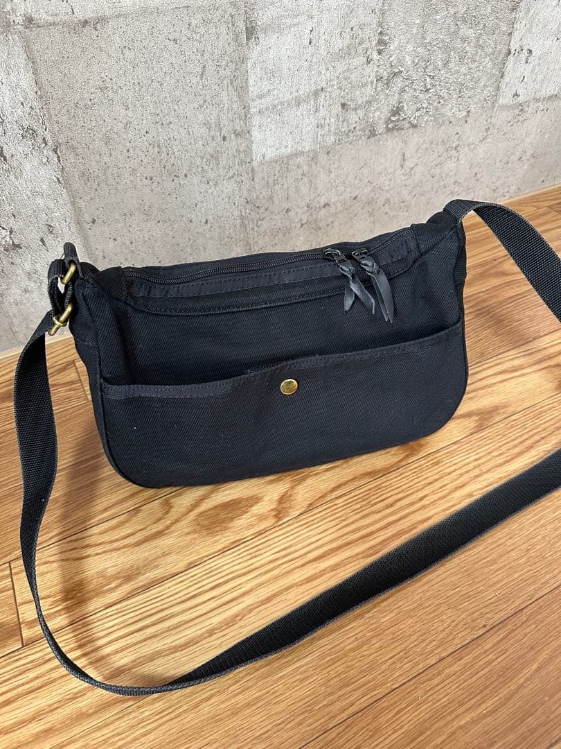 IRON HEART 黒鎧 ショルダーバッグ