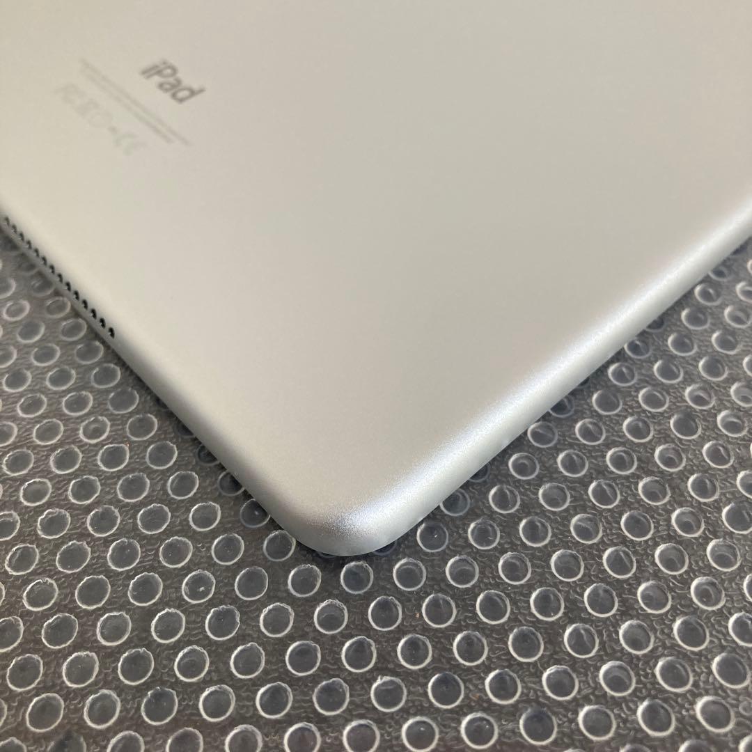 3820【早い者勝ち】美品☆電池最良好☆iPadAir2第2世代32GBドコモ☆