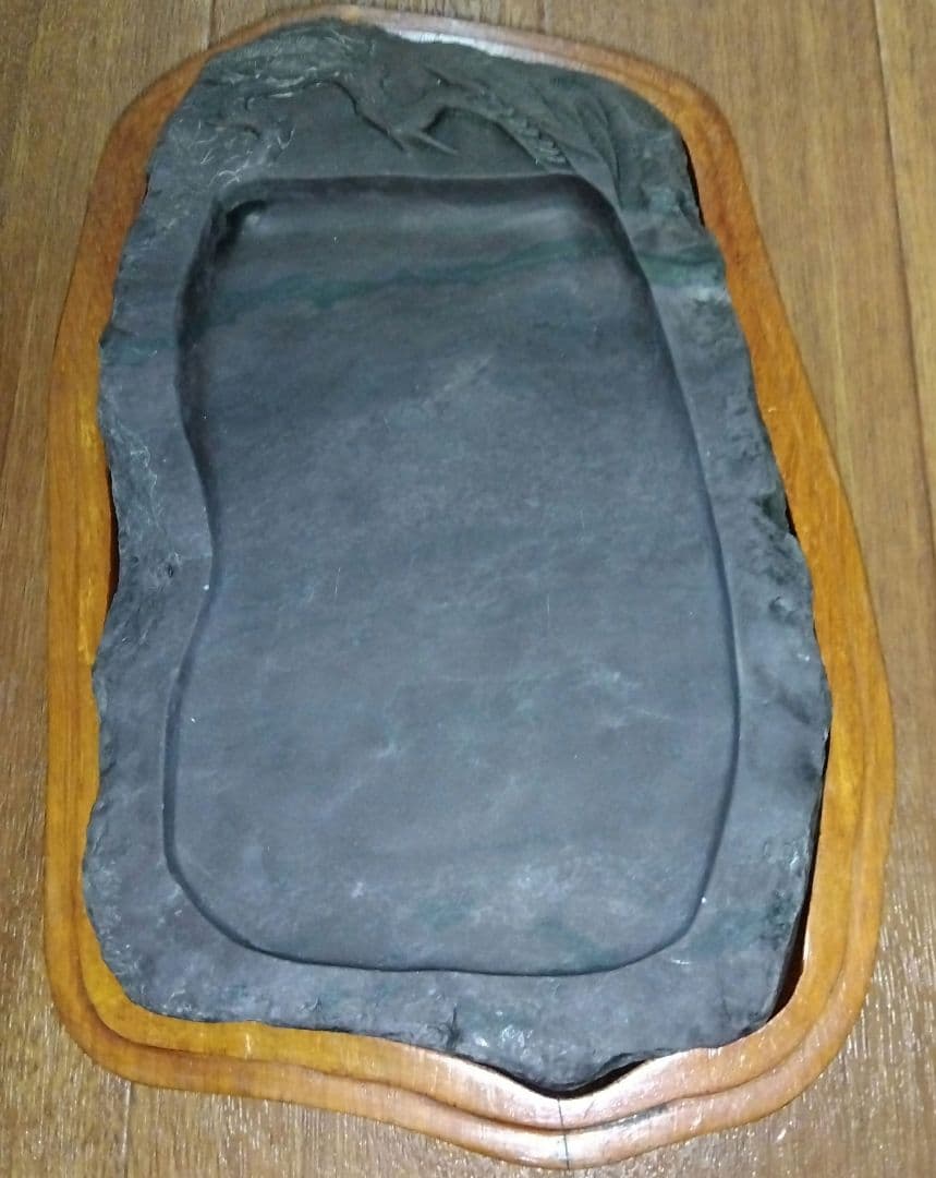 硯 箱付 松 重さ1.75kg 書道 習字 スズリ 毛筆 フデ 墨 【端渓硯？】