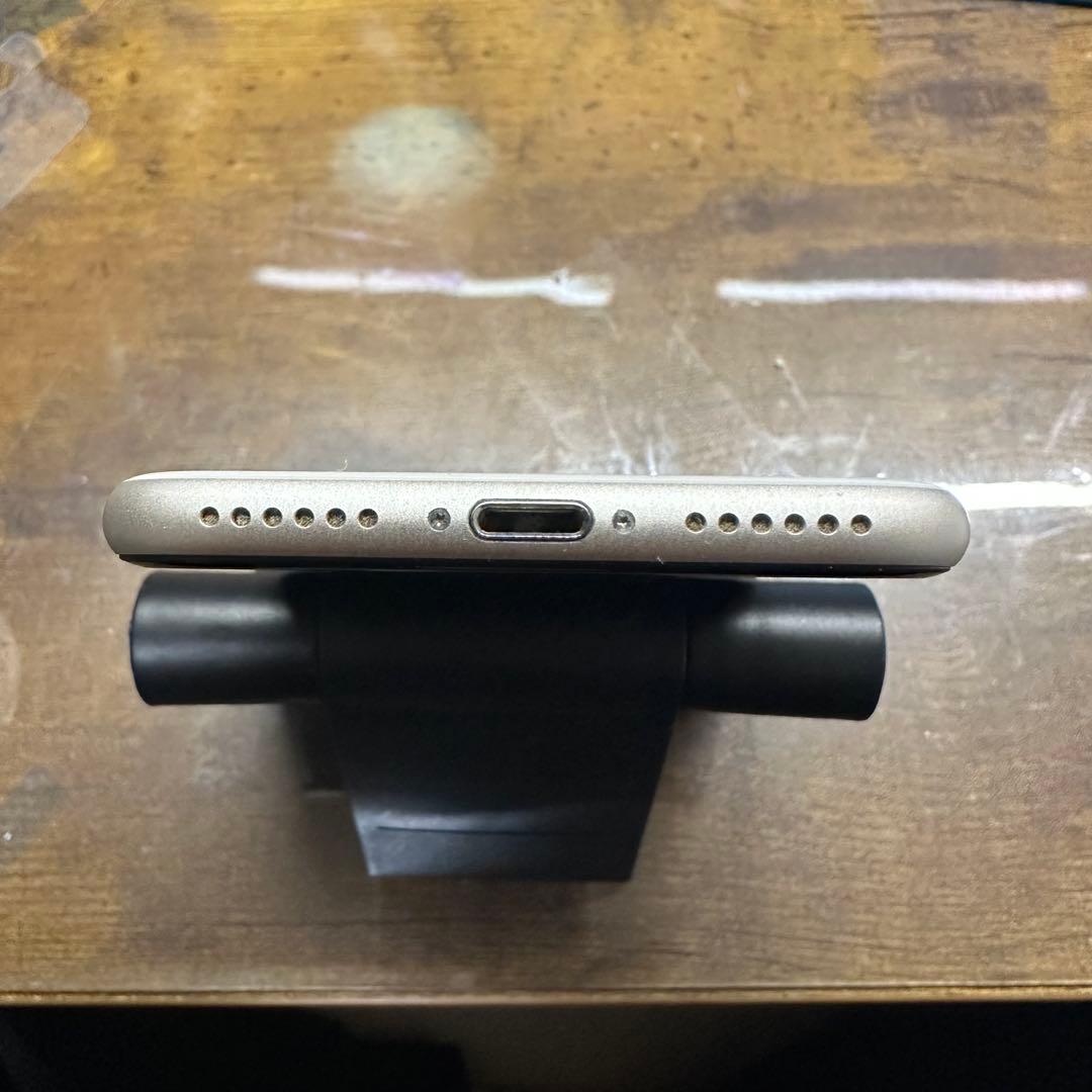 iPhoneSE3 128GBホワイト SIMフリー バッテリー100%