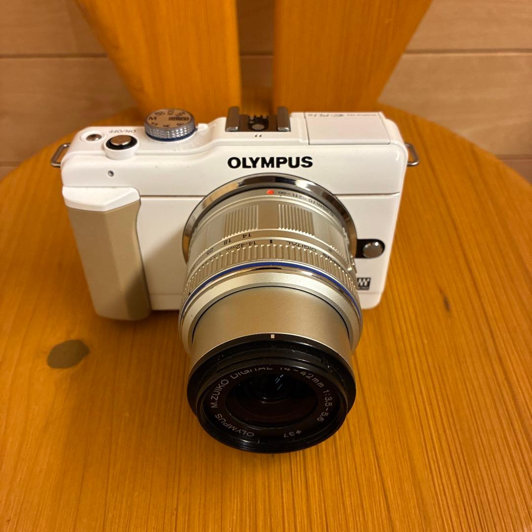 OLYMPUS PEN E-PL1S ホワイト ダブルズームキット　SDカード付