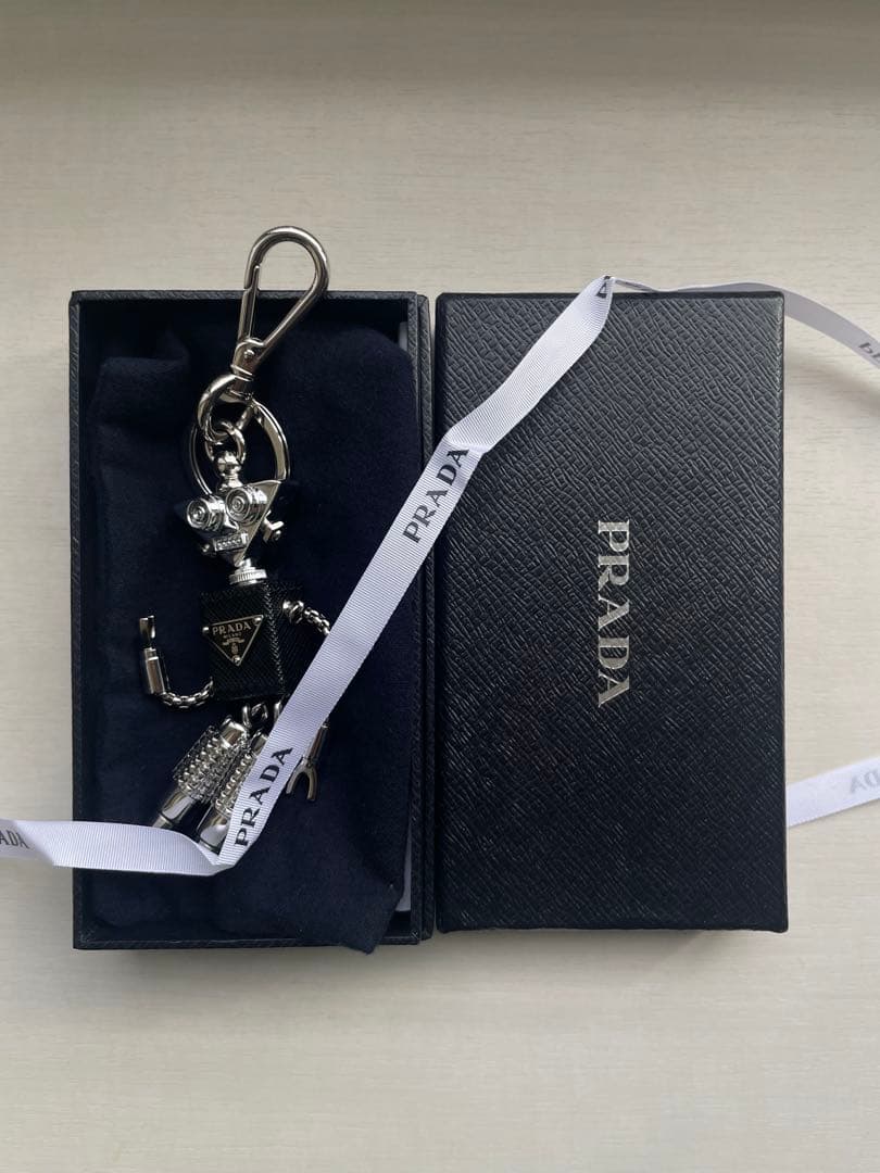 PRADA キーリング シルバー　ロボット　キーチャーム