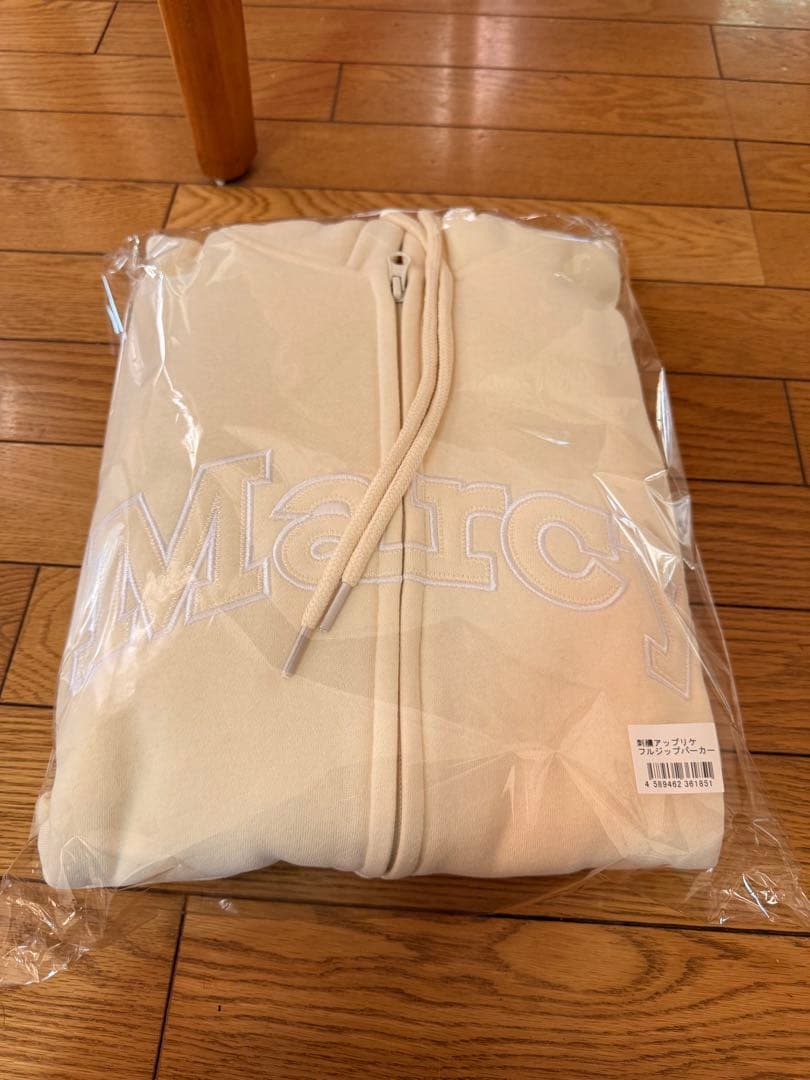 Marcy クリーム色 パーカー