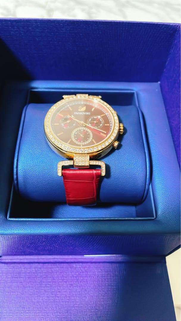 【美品】スワロフスキー 腕時計 レディース 赤 エラ ジャーニー ルビー 箱付き
