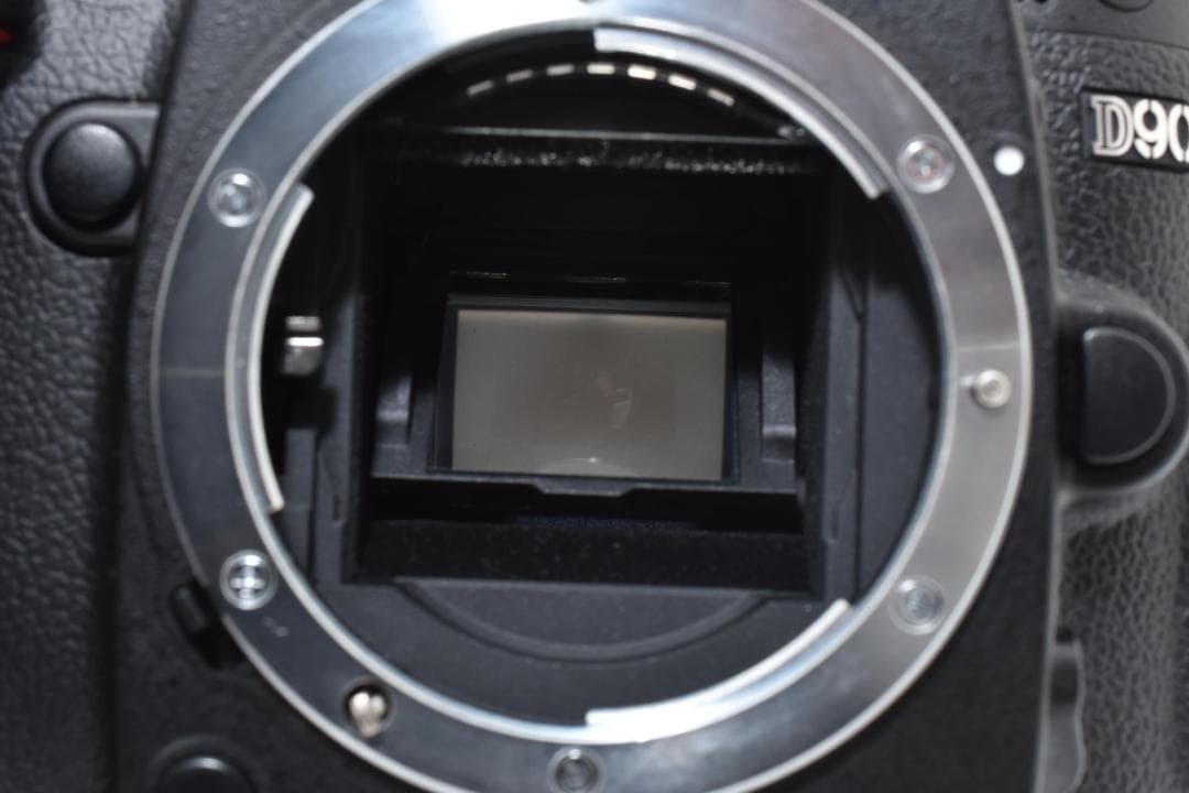 ★撮影枚数1,418枚・超美品★Nikon ニコン D90 ボディ #21344