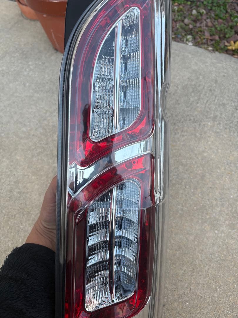 【美品】ハイエース テールランプ 左右セット LEDテールランプ　コネクタ式