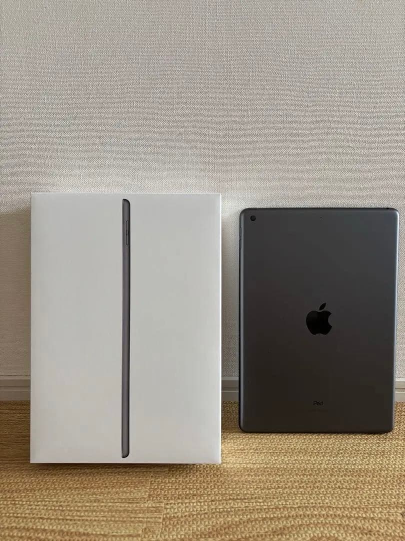 Apple iPad 第7世代　スペースグレイ　本体 箱 付属品未使用　極美品