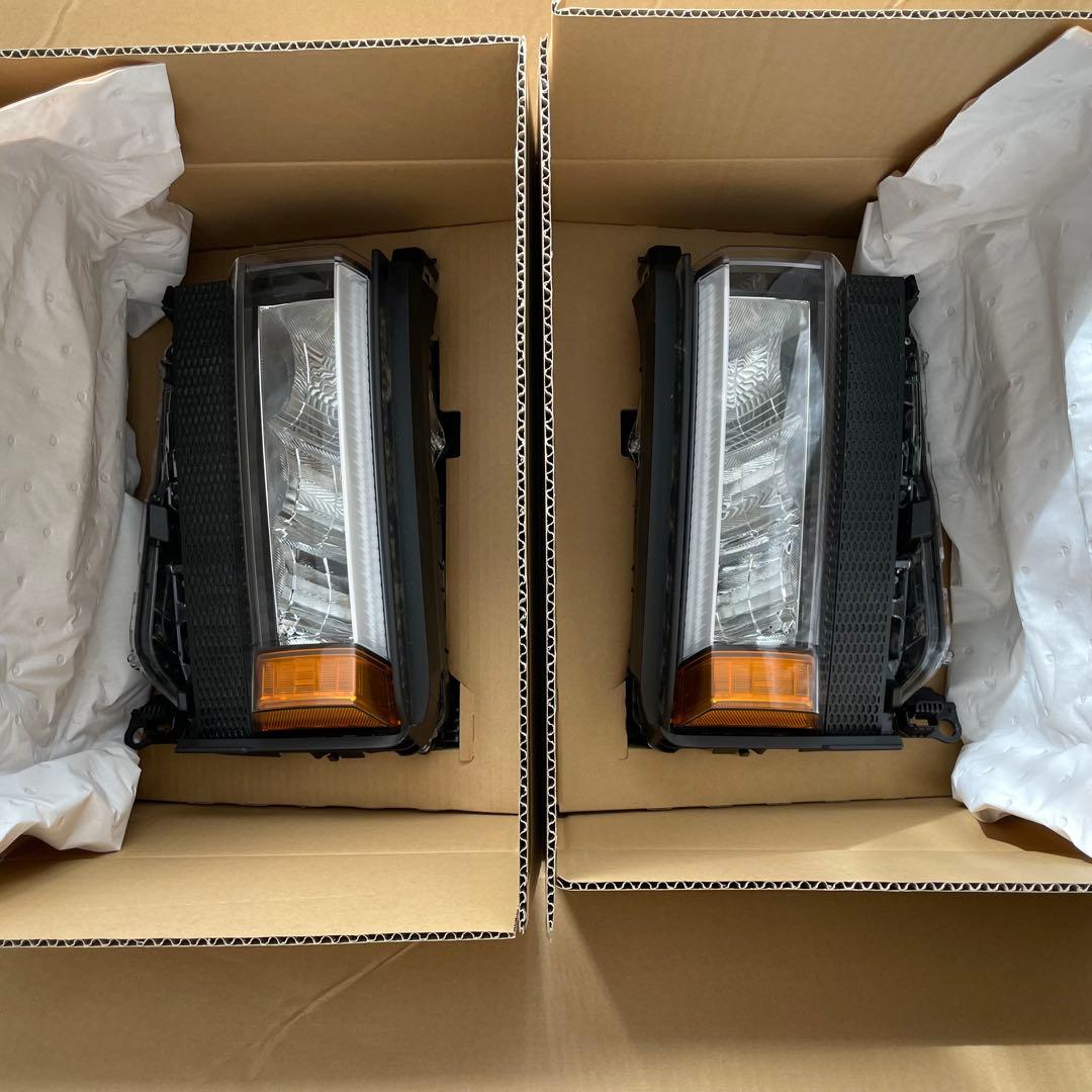 トヨタ ランドクルーザー250 VX 純正角目ヘッドライト 左右一式