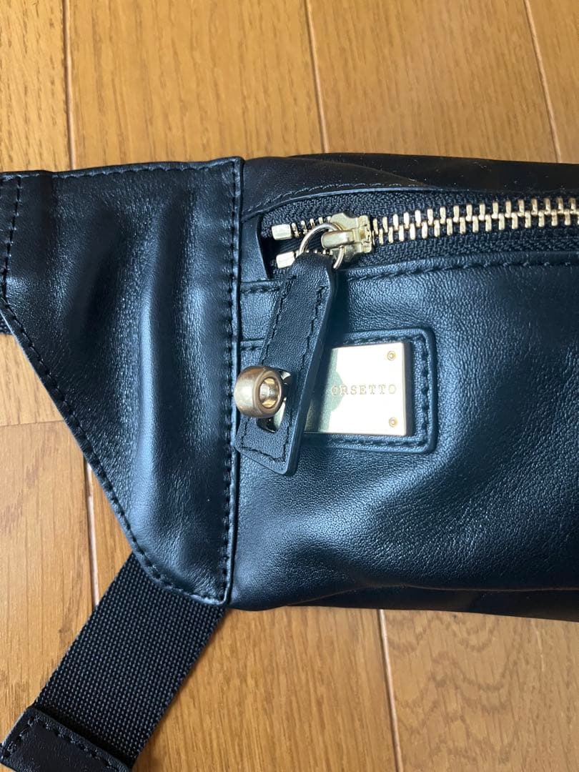 レザー クロスボディバッグ