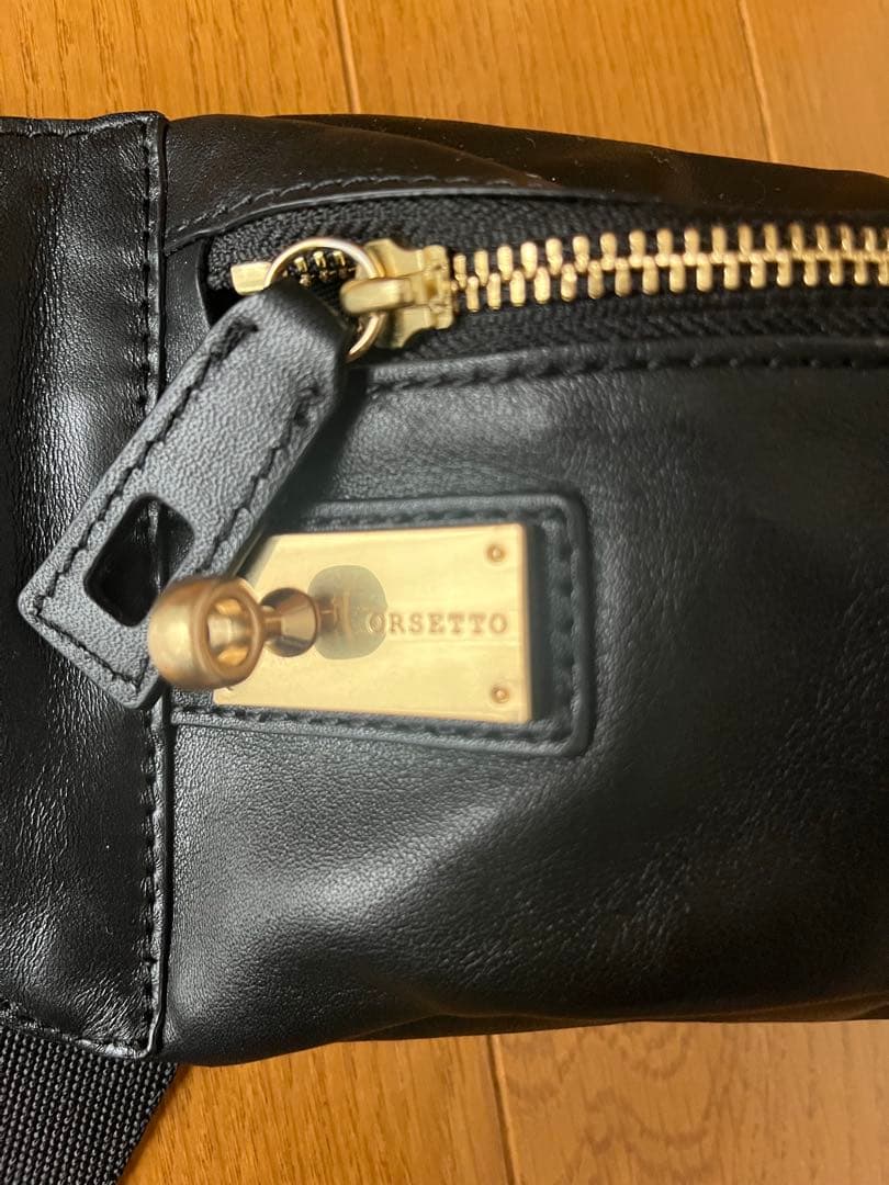 レザー クロスボディバッグ