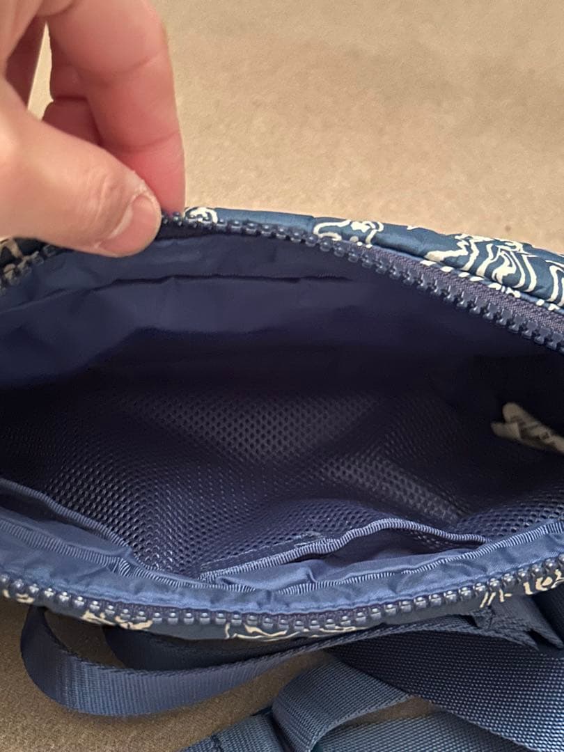 美品Supreme シュプリームバンダナ柄 パフショルダーバッグ