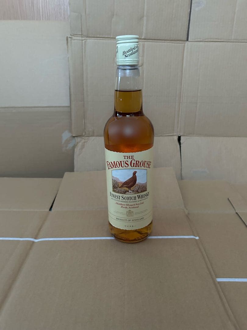 フェイマスグラウスの旧ボトルです。