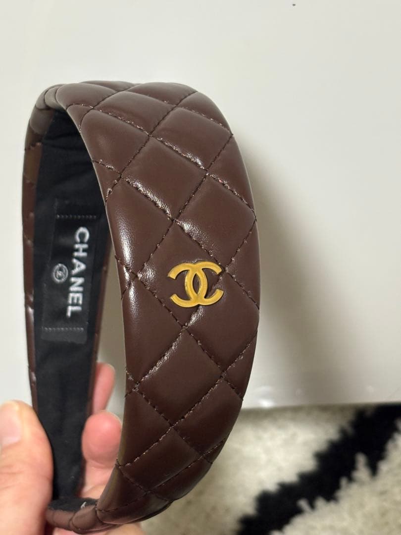 CHANEL キルティング ヘアバンド　カチューシャ