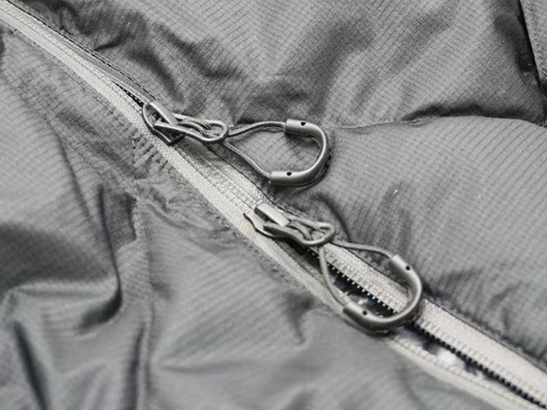 CMF コムフィーアウトドアガーメント ダウンジャケット フーディー