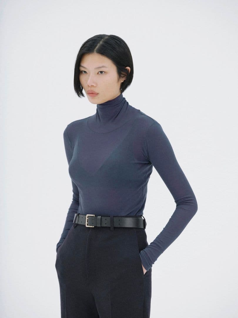 AURALEE SHEER RIB TURTLE 黒　2