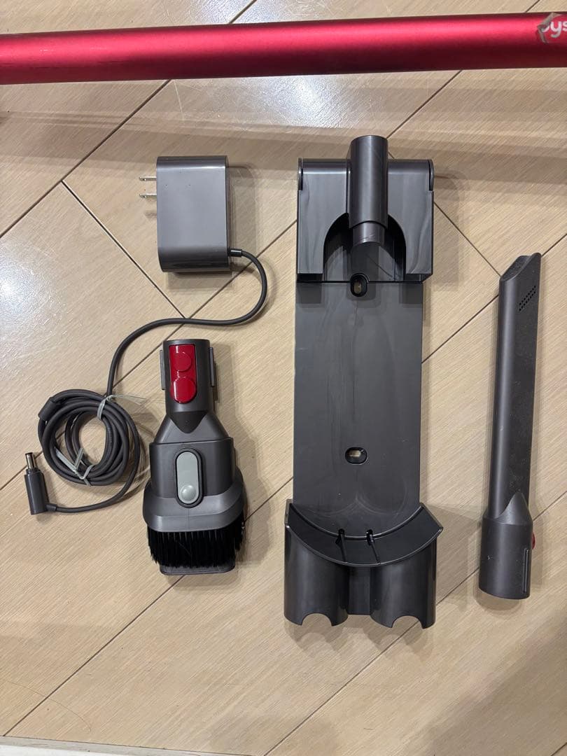 し*ー様 Dyson V8 Slim Fluffy スティッククリーナー本体