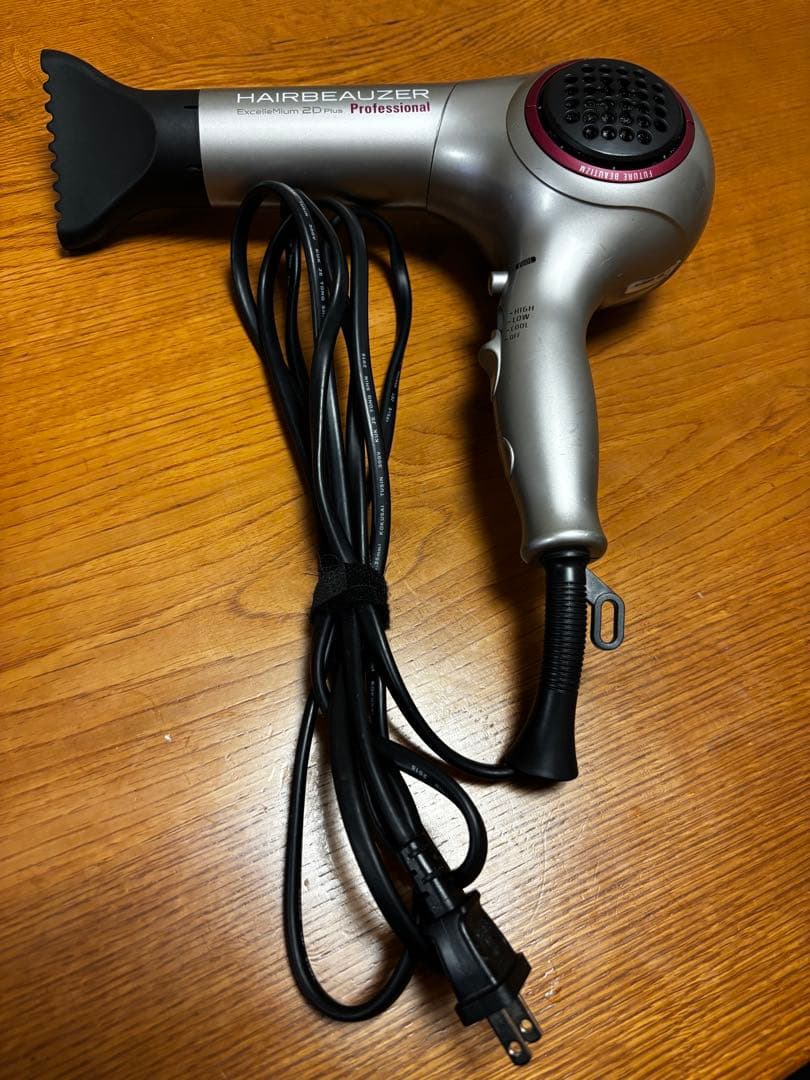 良品:ヘアビューザー2DPlus プロフェッショナル リュミエリーナ ドライヤー