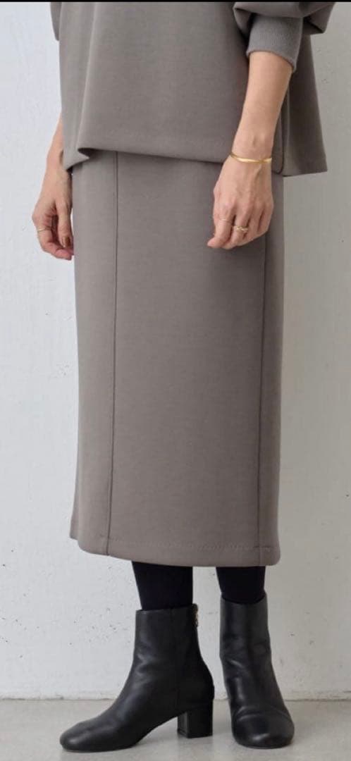 新品タグ付き　ビアズリー ダンボールパフトレーナー セットアップ プレゼント付き