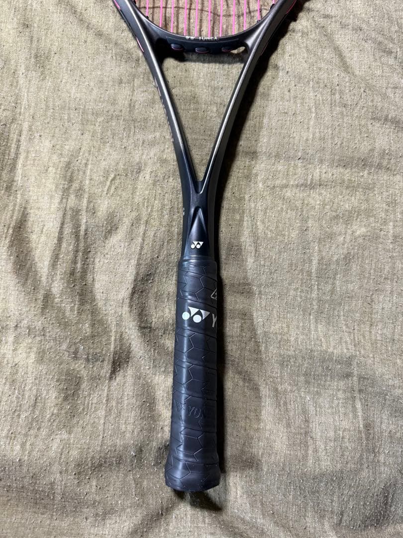 ほぼ新品 YONEX ボルトレイジ 8V UL-2