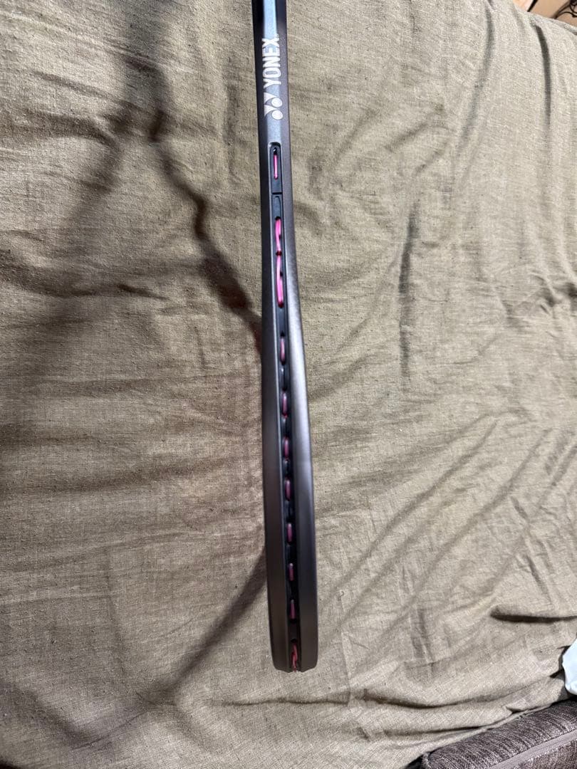 ほぼ新品 YONEX ボルトレイジ 8V UL-2