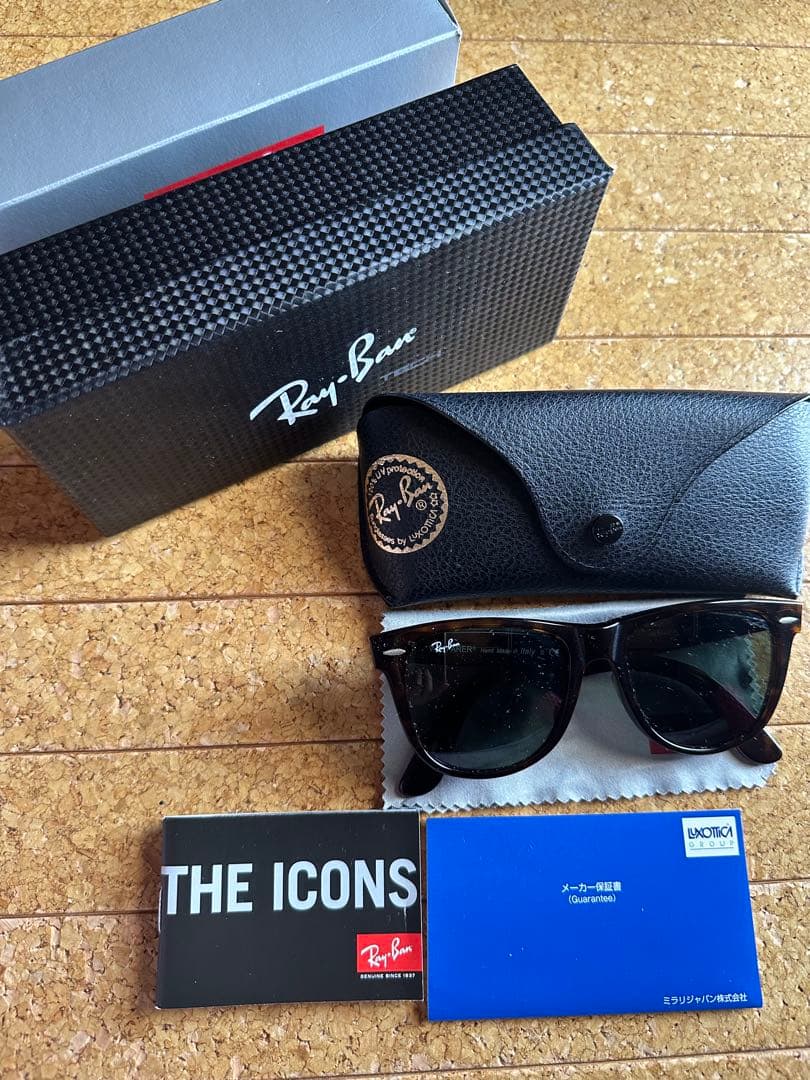 【新品同様】Ray-Ban WAYFARER RB2140-A 902　54