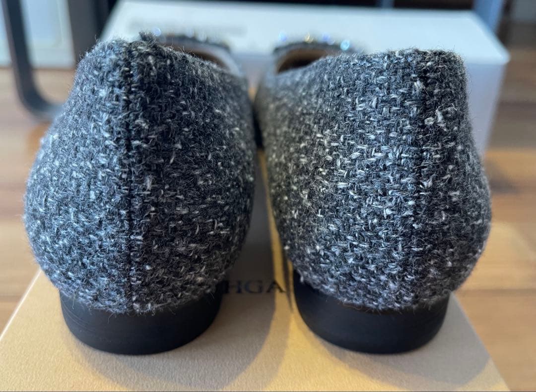 OHGA ビジュー付きフラットシューズ グレー