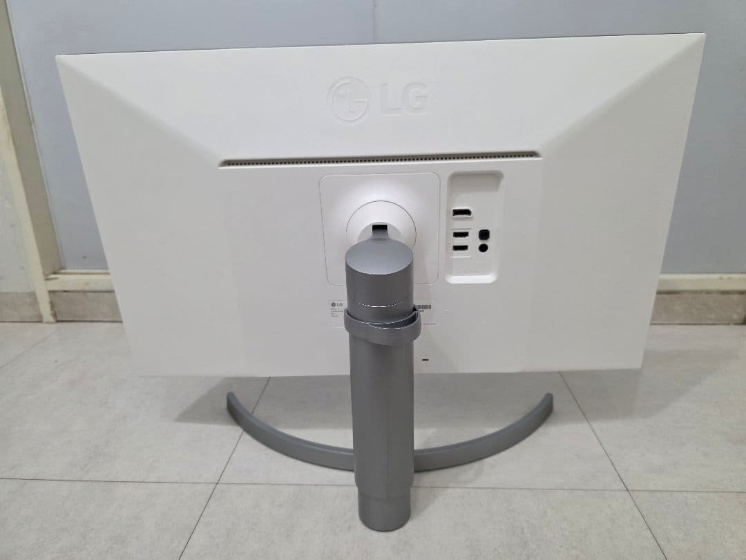 LG 27UK650-W 27インチ 4K HDR10 IPS モニター