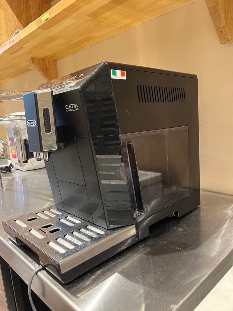 デロンギ　エレッタカプチーノ　コンパクト全自動エスプレッソマシン