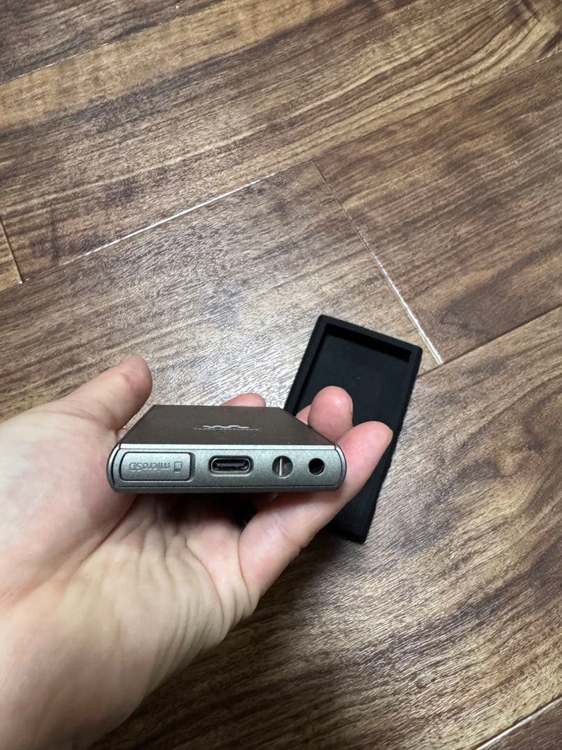 SONY NW-A100 カバー付き