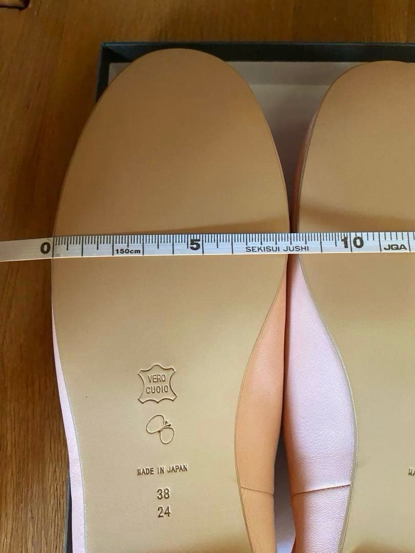 ミナペルホネン 本革シューズ（38・24cm 細身）　ピンク　試着のみ