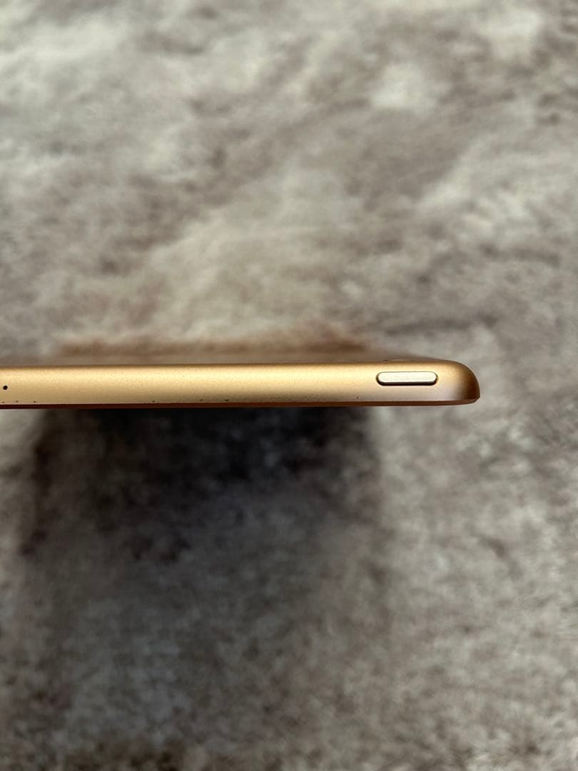 iPad 第6世代 32GB Wi-Fiモデル 画面キズ無/バッテリー消耗有