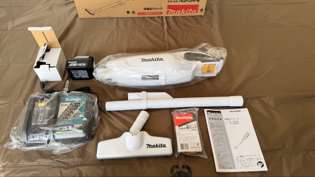 マキタ 充電式クリーナー CL142FDRFW