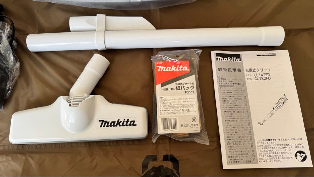 マキタ 充電式クリーナー CL142FDRFW