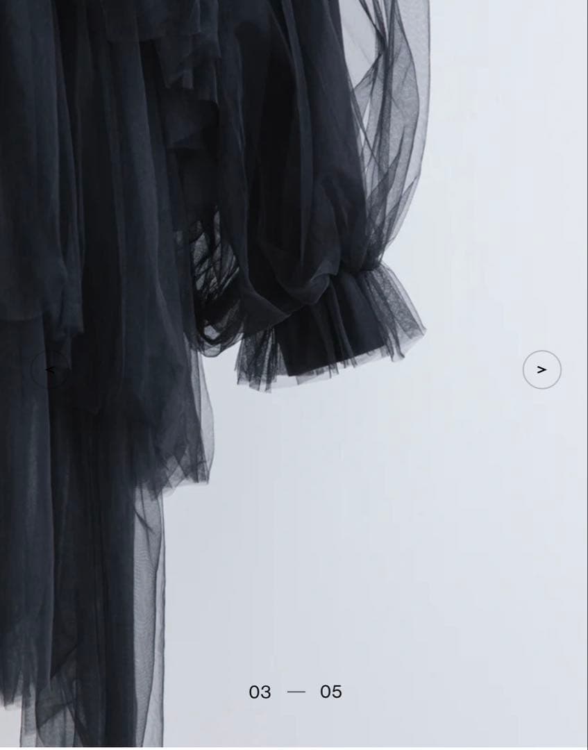 トップス VIVIANO / Tiered Tulle Trimmed Hoodie