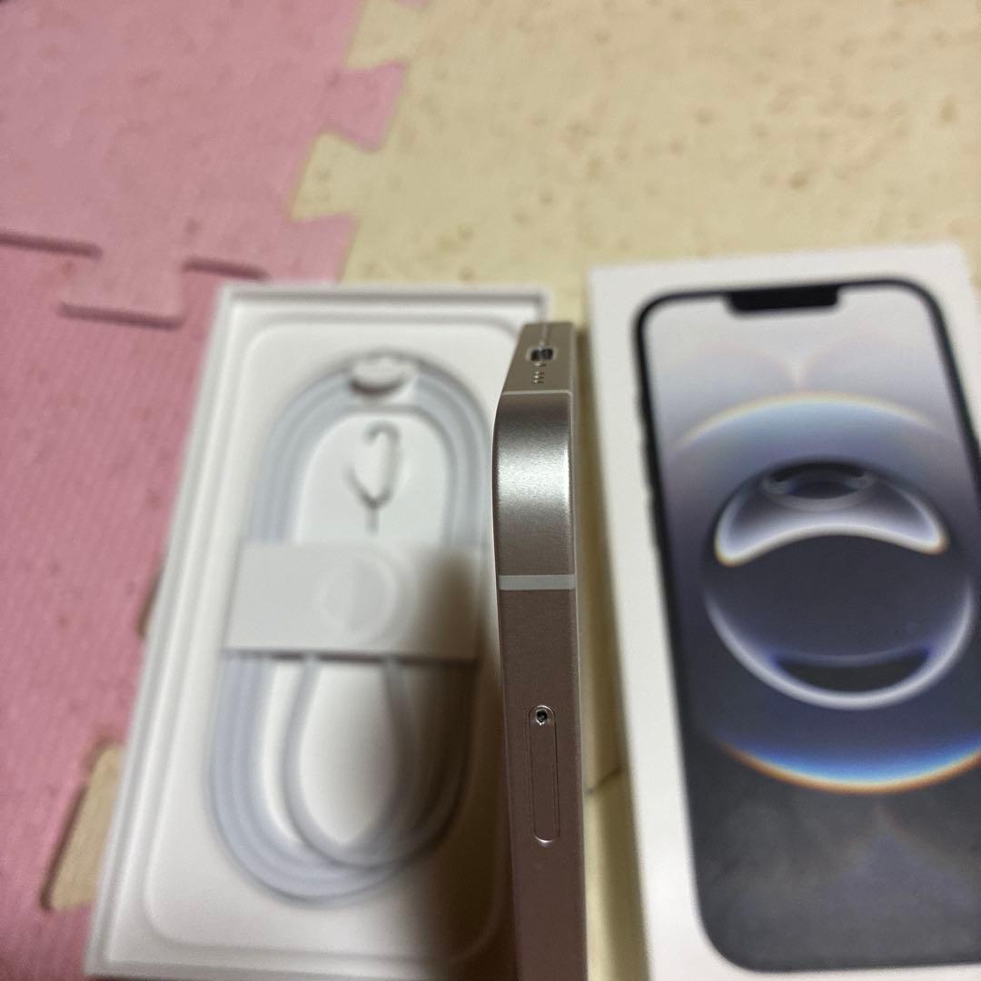 iPhone 16e ホワイト　128 SIMフリー　ホワイトのお箱