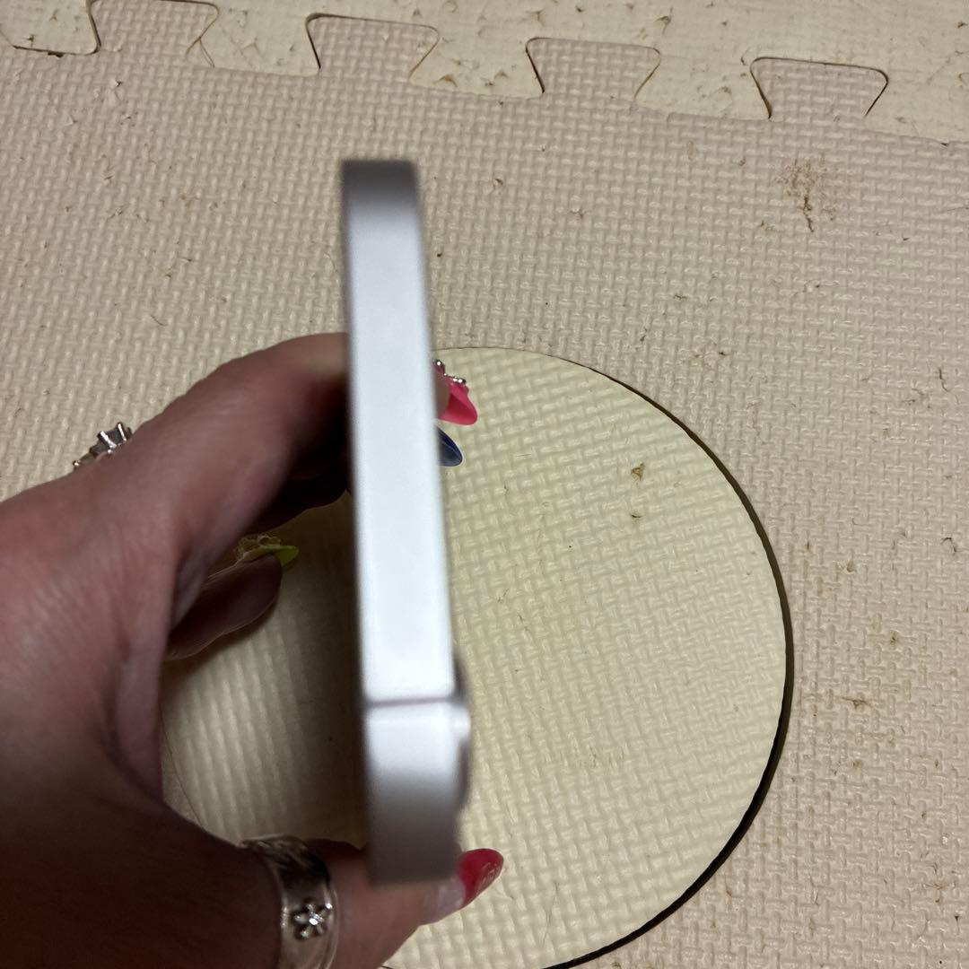 iPhone 16e ホワイト　128 SIMフリー　ホワイトのお箱