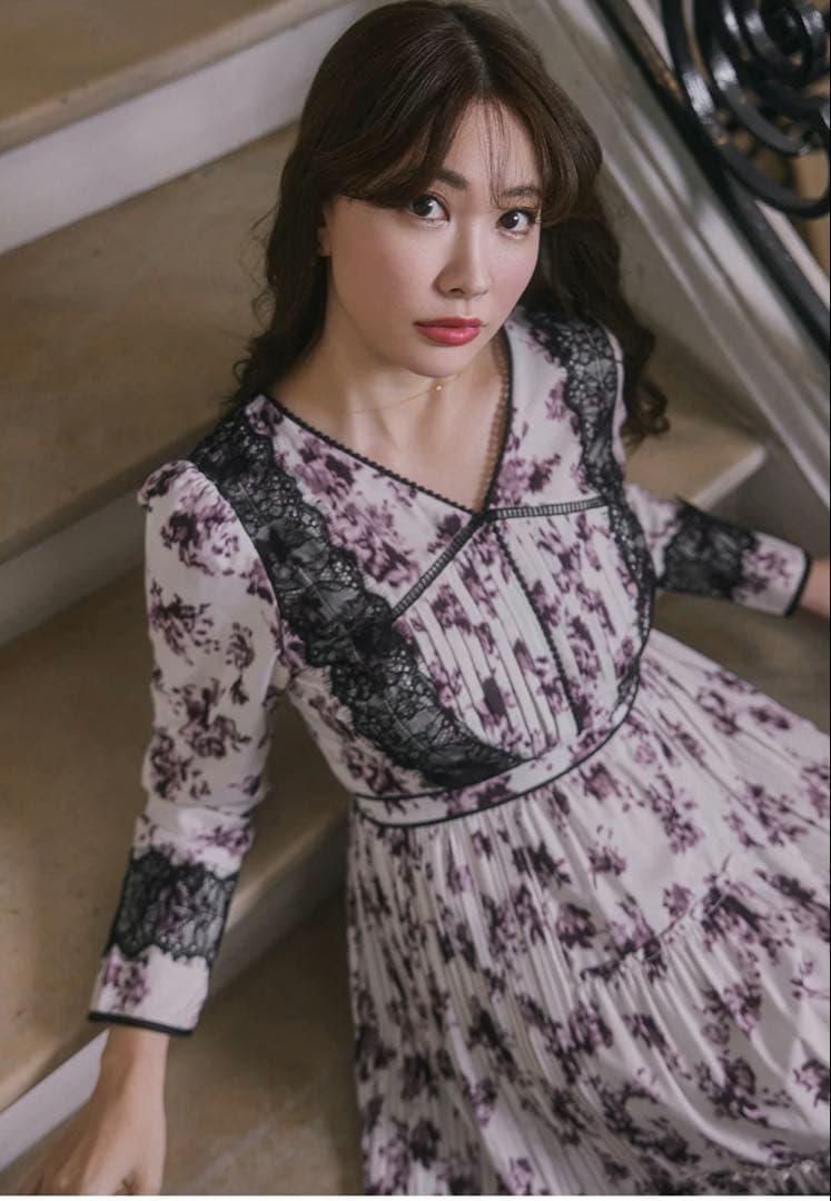 新品タグ付き　Herlipto GrasseFloralPleatedDress