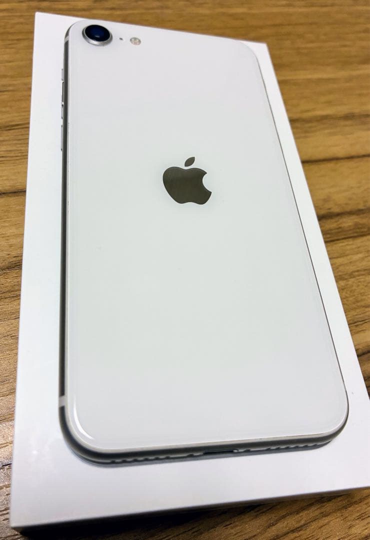 iPhone SE (第3世代) ホワイト 64GB