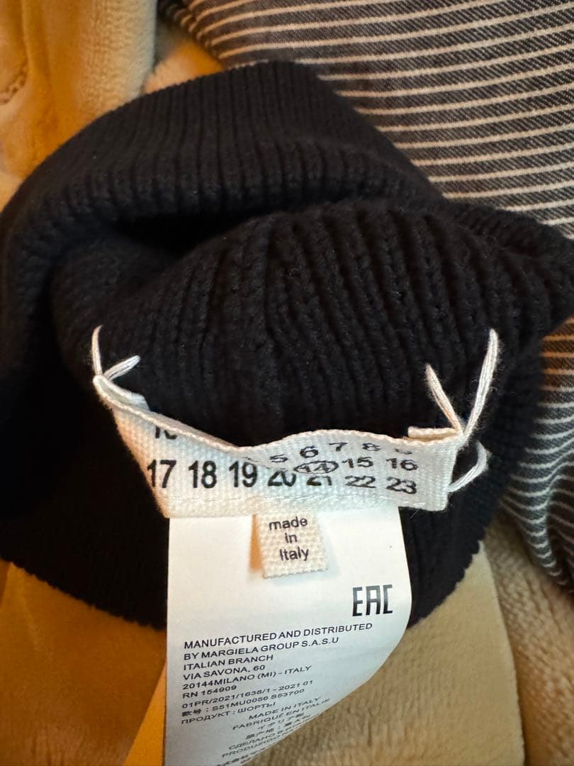 ララ 【状態◎送料込】Maison Margiela ニット帽　MM14