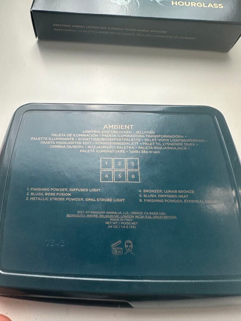 HOURGLASSフェイスパウダー