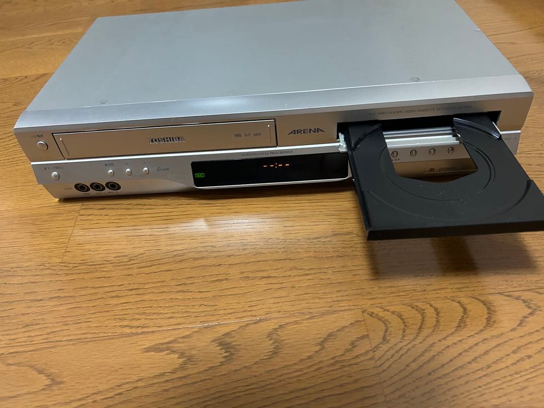 TOSHIBA VTR一体型DVDビデオプレイヤー SD -V600