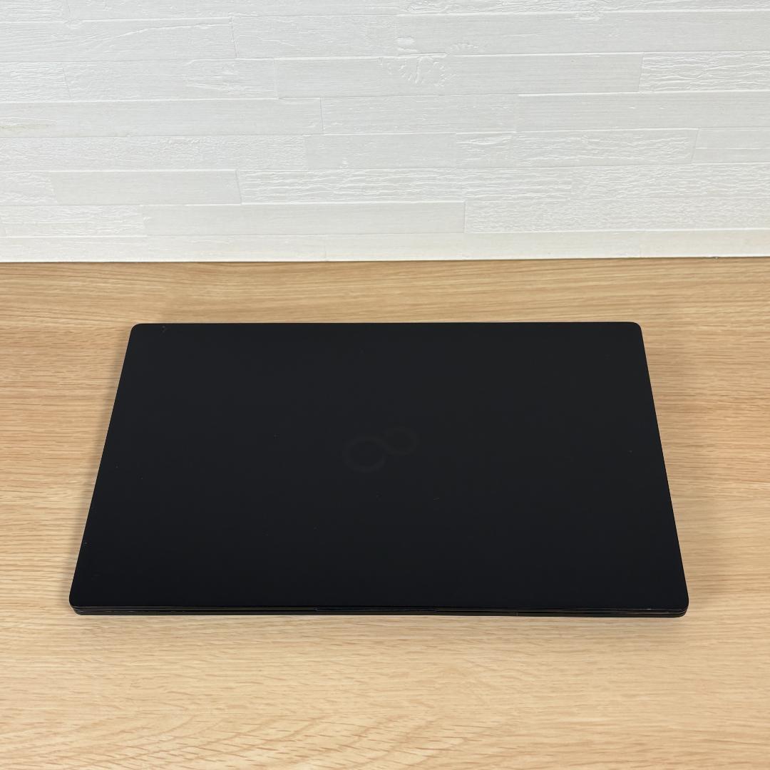 富士通　11世代i5　高年式　美品　ノートパソコン　Windows11　03