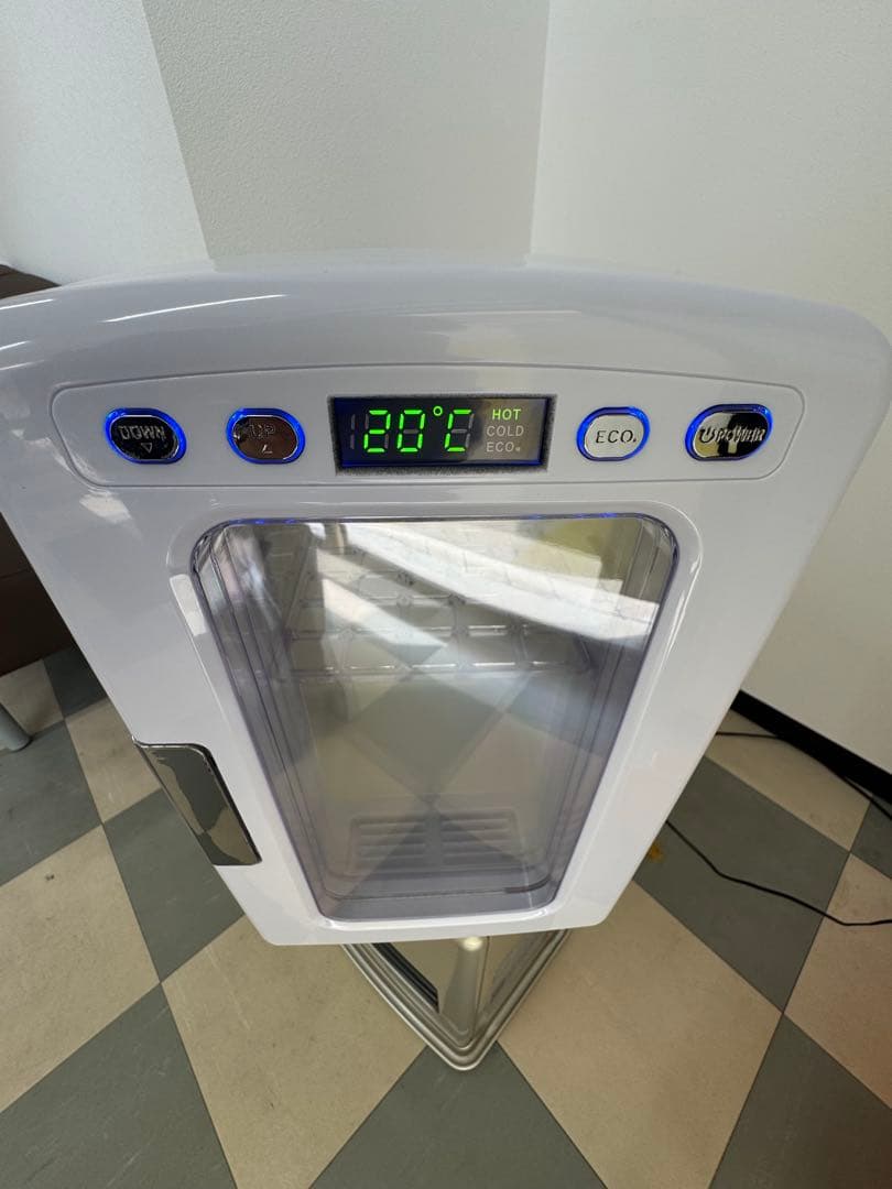 小型冷蔵庫 デジタル温度表示/冷温庫