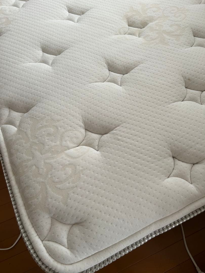 ツッキー様【3月30日発送限定】シモンズ　シングル　ベッド　大塚家具