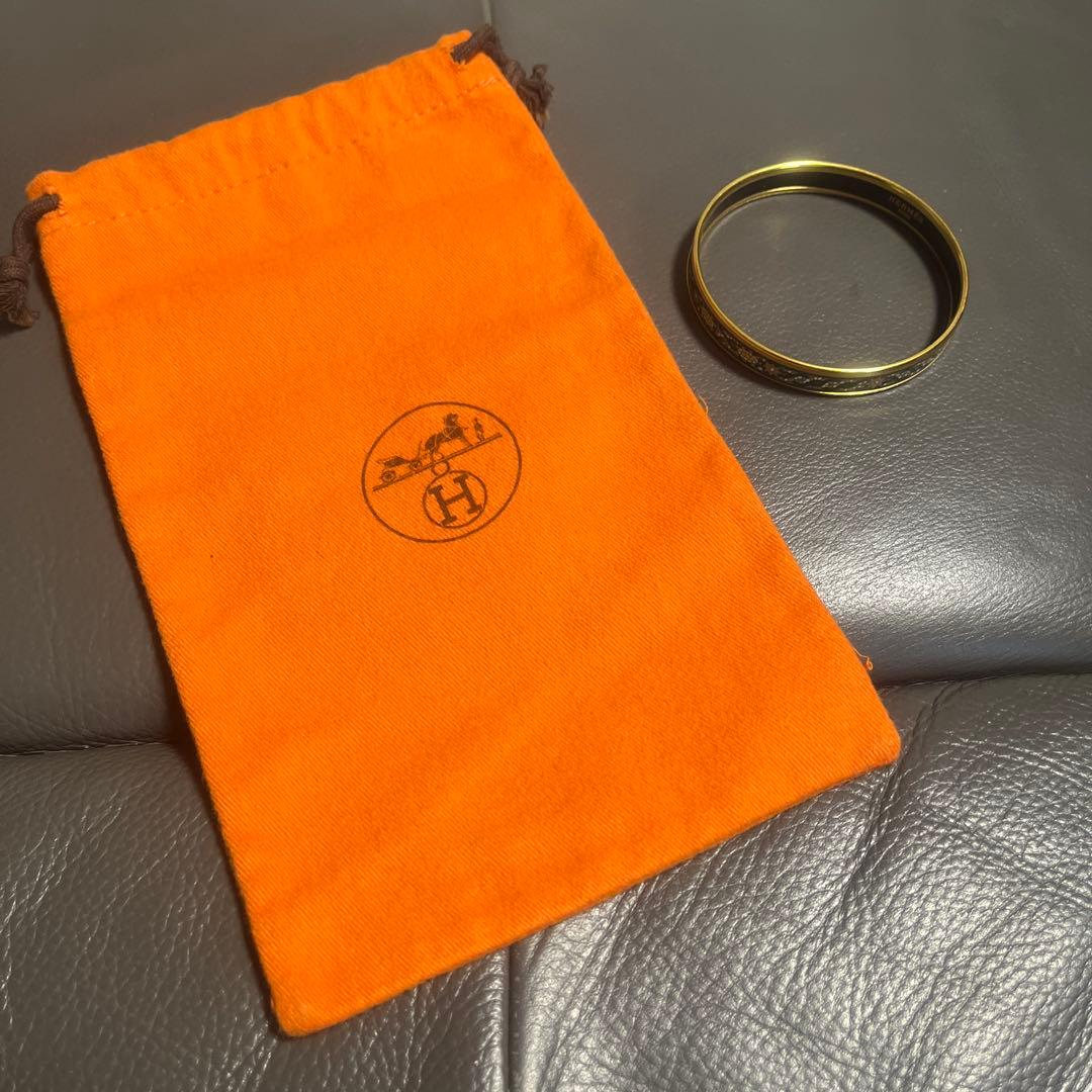 エルメスのバングル