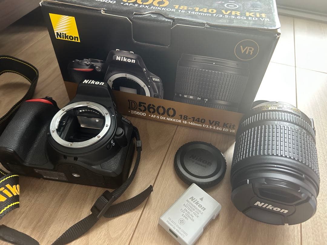 NIKON D5600 18-140 VR 一眼レフカメラ
