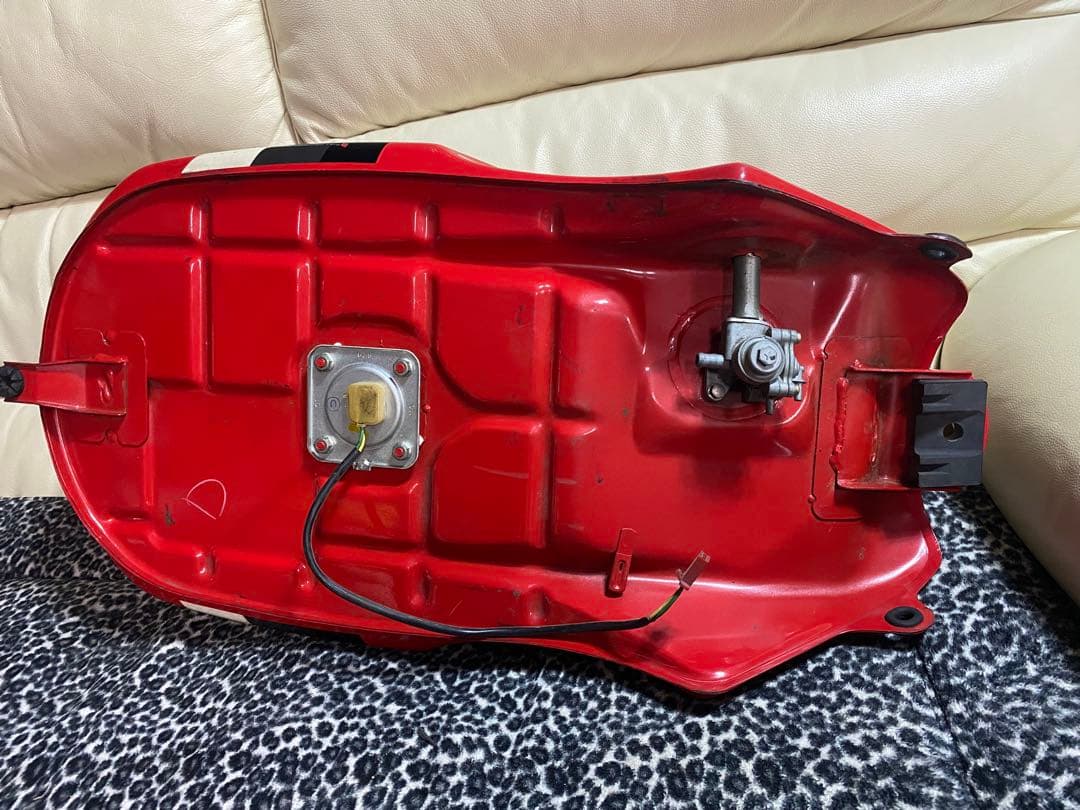 HONDA CBR400F 赤タンク