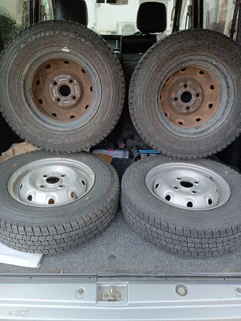 送料無料　匿名　冬仕様　※2本※　12インチ　 スタッドレスタイヤ