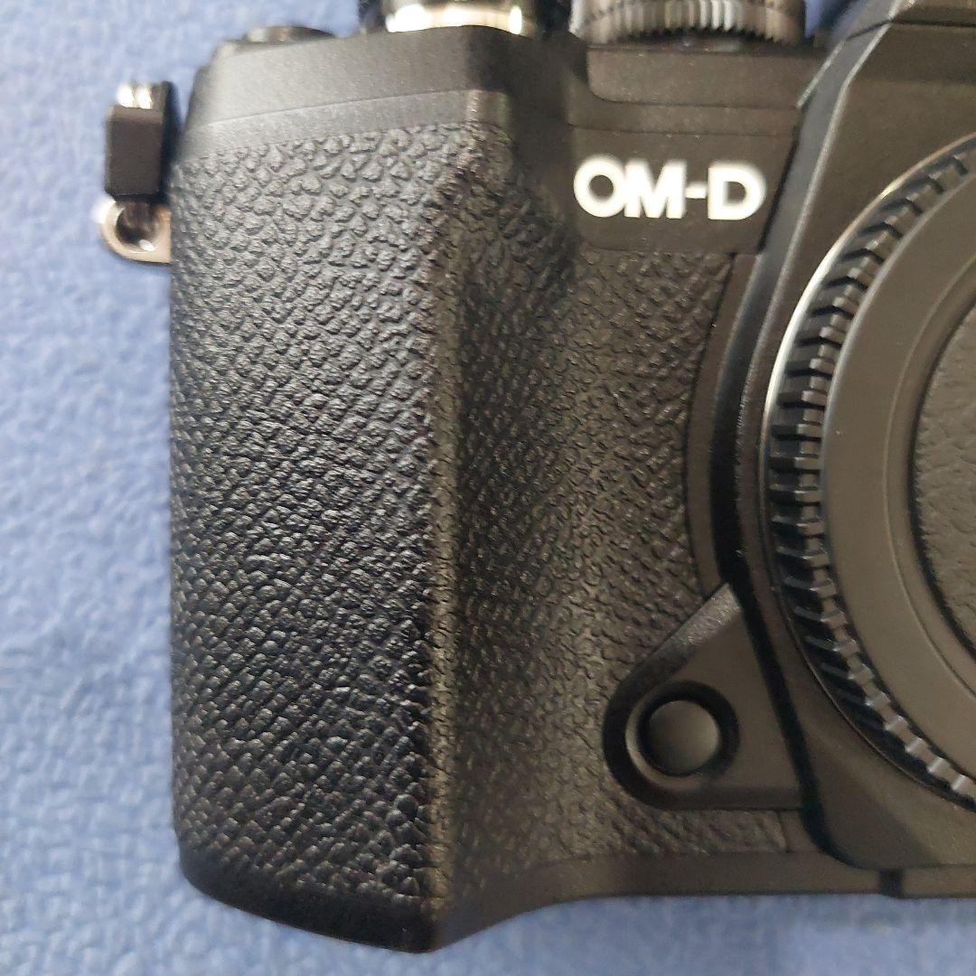 (ショット数2366枚 極上)オリンパス OM-D E-M5 Mark III